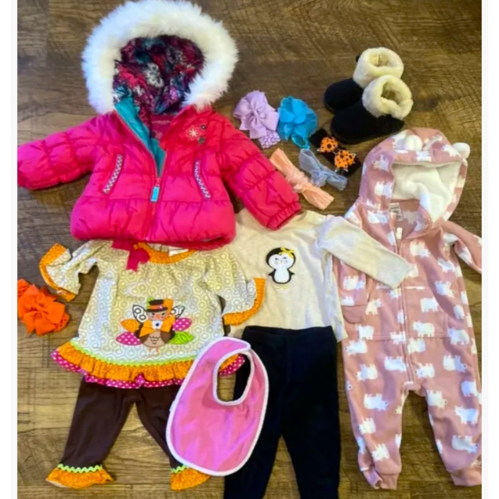 Baby Girl Clothing  Lot 14 pieces - Size 9-12m